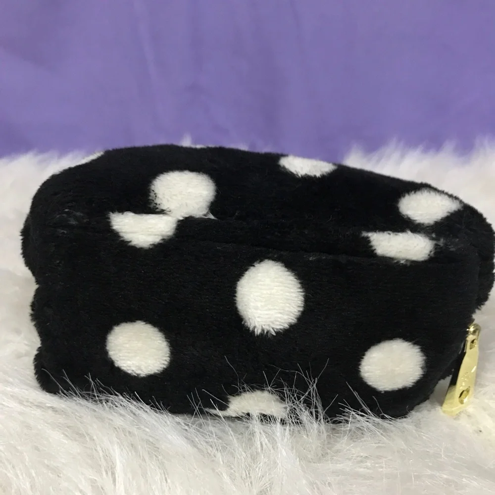 SOLD…..Betsey Johnson Polka Dot Cosmetic Bag - Picture 4 of 10